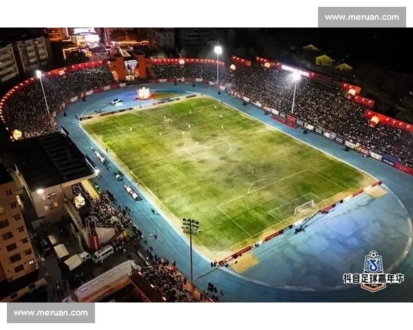 苏超赛场:热血足球与江南文化的激情碰撞 苏超赛场:热血足球与江南文化的激情碰撞