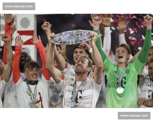 拜仁酝酿重磅变革：舍什科接班凯恩，英格兰锋霸转型中场核心